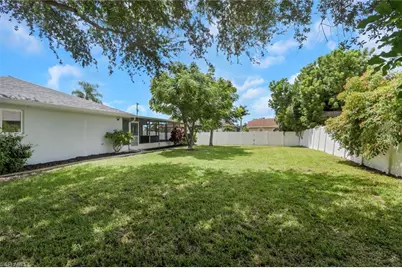1422 SW 1st Ave, Cape Coral, FL 33991 - Photo 31