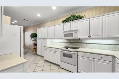 9121 S Southmont Cv #304, Fort Myers, FL 33908 - Photo 9