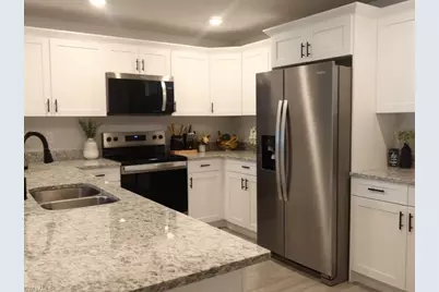 6069 Laurelwood Dr, Fort Myers, FL 33905 - Photo 9