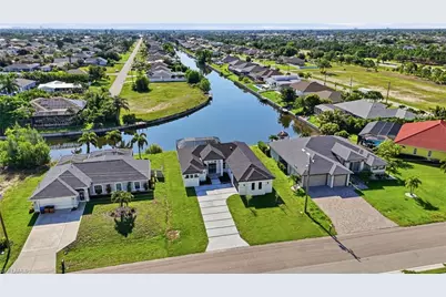 2305 SW 15th Pl, Cape Coral, FL 33991 - Photo 5