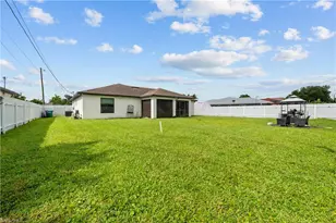 623 SE 3rd St, Cape Coral, FL 33990 - Photo 25