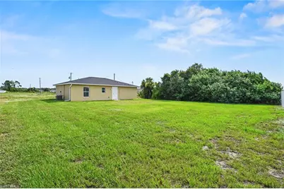 9026 Maywood Cir, Labelle, FL 33935 - Photo 23
