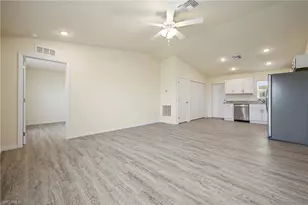 9026 Maywood Cir, Labelle, FL 33935 - Photo 9