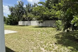 1229 SE 21st Pl, Cape Coral, FL 33990 - Photo 27