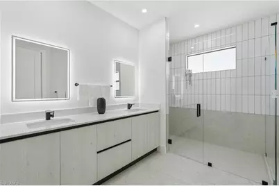 325 NE 15th Ter, Cape Coral, FL 33909 - Photo 27