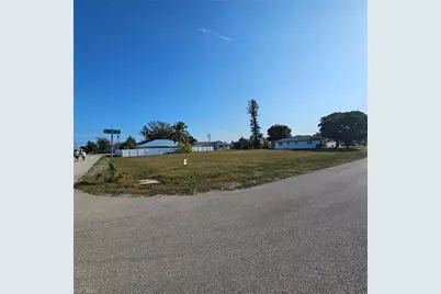 3807 SE 10th Pl, Cape Coral, FL 33904 - Photo 5