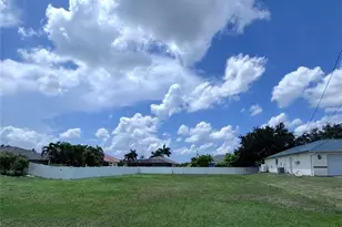 1810 SW 27th St, Cape Coral, FL 33914 - Photo 1