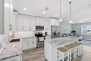 1723 SW 31st Ln, Cape Coral, FL 33914 - Photo 7