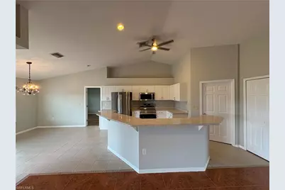 1417 NE 4th Pl, Cape Coral, FL 33909 - Photo 5