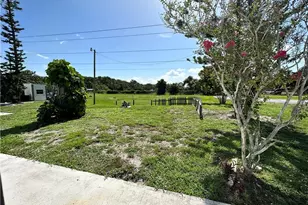 2521 Brownell Ct, North Fort Myers, FL 33917 - Photo 19