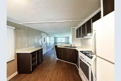 139 Gaslight Ave, North Fort Myers, FL 33917 - Photo 9