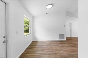 2816 Economy St, Fort Myers, FL 33916 - Photo 9