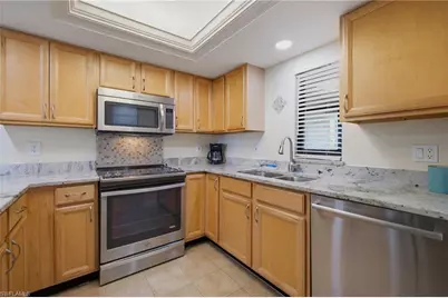 808 Cape Coral Pkwy W #201, Cape Coral, FL 33914 - Photo 9