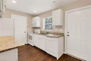 5257 Leeds Rd, Fort Myers, FL 33907 - Photo 9
