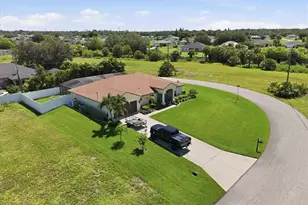 2107 NE 19th Pl, Cape Coral, FL 33909 - Photo 13