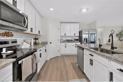 849 Sea Urchin Cir, Fort Myers, FL 33913 - Photo 9