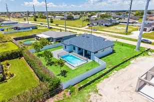 212 Kismet Pkwy W, Cape Coral, FL 33993 - Photo 7