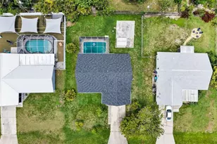 209 NE 9th Ct, Cape Coral, FL 33909 - Photo 5