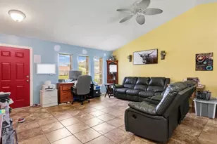 209 NE 9th Ct, Cape Coral, FL 33909 - Photo 21