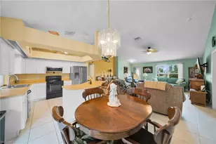 813 SW 11th Pl, Cape Coral, FL 33991 - Photo 11