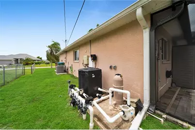 813 SW 11th Pl, Cape Coral, FL 33991 - Photo 27