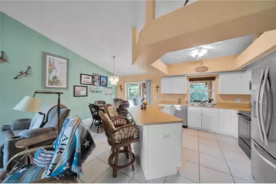 813 SW 11th Pl, Cape Coral, FL 33991 - Photo 7