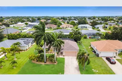 813 SW 11th Pl, Cape Coral, FL 33991 - Photo 1