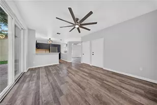 8713 NW 4th St, Coral Springs, FL 33071 - Photo 9