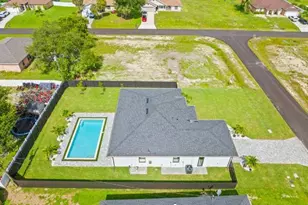 306 NE 11th St, Cape Coral, FL 33909 - Photo 23