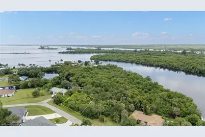 315 Shore Dr, Fort Myers, FL 33905 - Photo 5