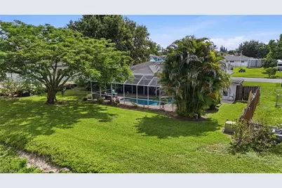 1529 Crestwood Cir W, Lehigh Acres, FL 33936 - Photo 27