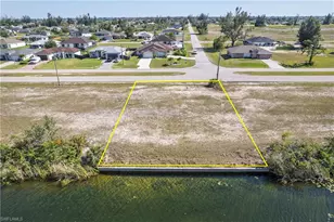 2825 Diplomat Pkwy W, Cape Coral, FL 33993 - Photo 1