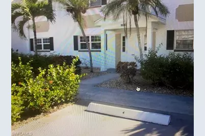 1518 Edgewater Cir #2A, Fort Myers, FL 33919 - Photo 1