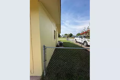 428 W Alverdez Ave, Clewiston, FL 33440 - Photo 21