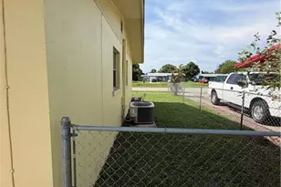 428 W Alverdez Ave, Clewiston, FL 33440 - Photo 21