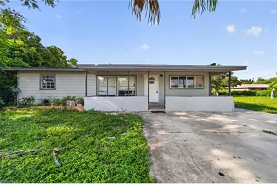 1846 Maple Dr, Fort Myers, FL 33907 - Photo 1