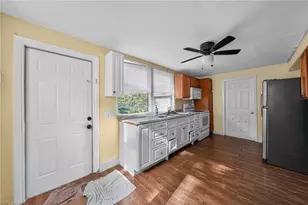 1846 Maple Dr, Fort Myers, FL 33907 - Photo 9