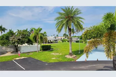 302 Shoreland Dr, Fort Myers, FL 33905 - Photo 13