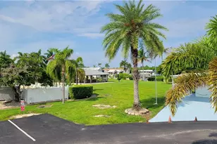302 Shoreland Dr, Fort Myers, FL 33905 - Photo 13