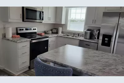 302 Shoreland Dr, Fort Myers, FL 33905 - Photo 5