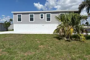 302 Shoreland Dr, Fort Myers, FL 33905 - Photo 3