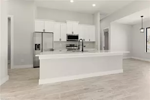 131 Kismet Pkwy E, Cape Coral, FL 33909 - Photo 9