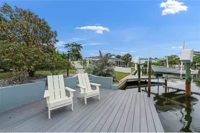 5305 Bayview Ct, Cape Coral, FL 33904 - Photo 37