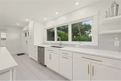 5305 Bayview Ct, Cape Coral, FL 33904 - Photo 9