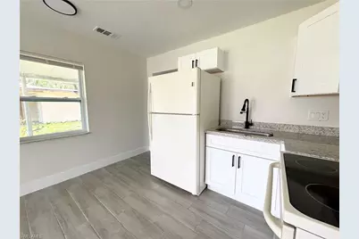 559 Wood Ave, Fort Myers, FL 33905 - Photo 5