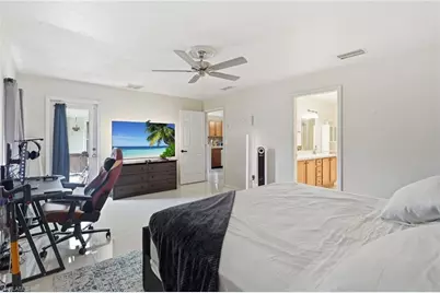 2701 NE 1st Pl, Cape Coral, FL 33909 - Photo 15