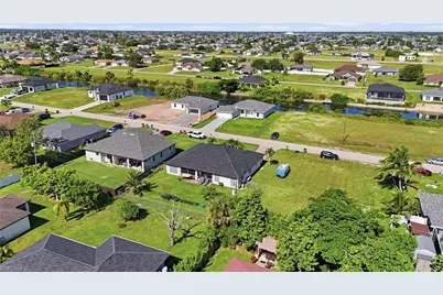 2701 NE 1st Pl, Cape Coral, FL 33909 - Photo 43