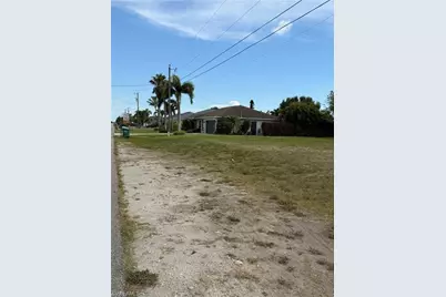 16 SE 8th Pl, Cape Coral, FL 33990 - Photo 5