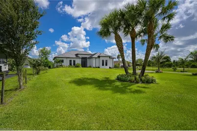 2806 45th Ave NE, Naples, FL 34120 - Photo 3