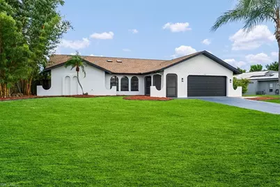 212 SE 4th Ter, Cape Coral, FL 33990 - Photo 5